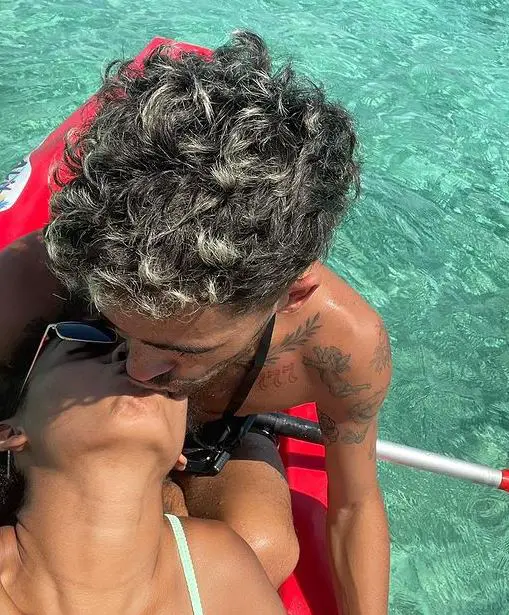 Phoenix Brown kissing her boyfriend, AJ Anderson