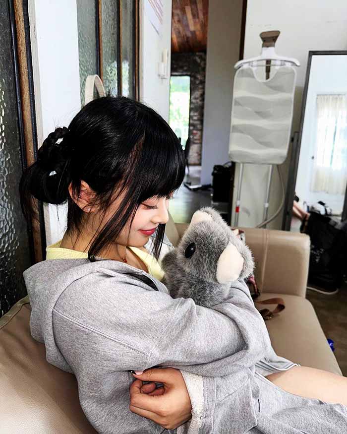 Hanni Pham baby koala